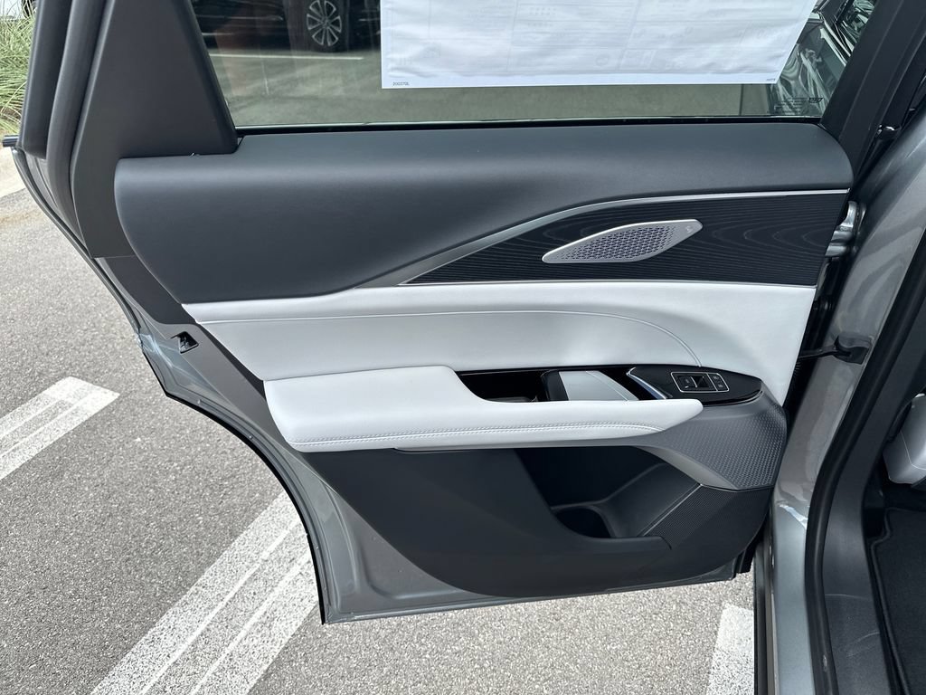 New 2026 Cadillac Lyriq Premium Luxury w/ LPO, Floor Liner Package AWD/4WD image 32