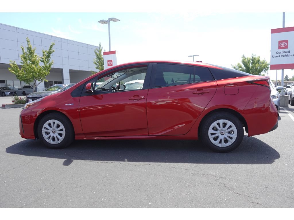 Certified 2021 Toyota Prius L Eco FWD image 7