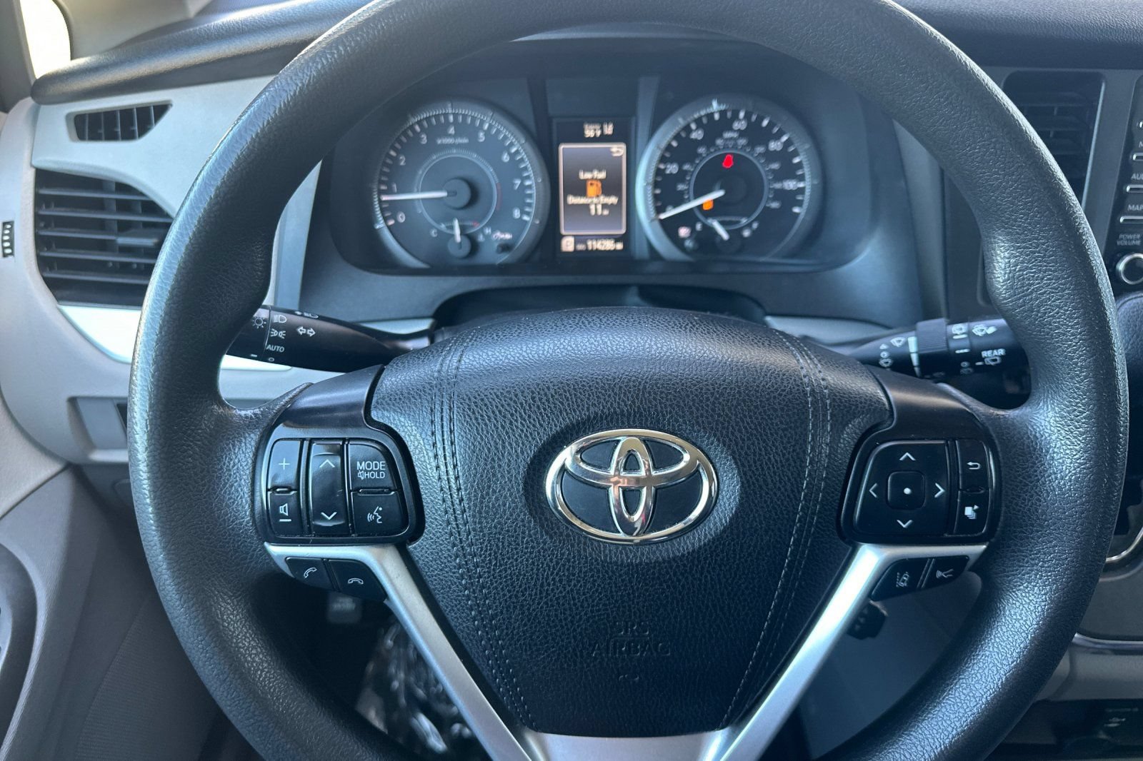 Used 2019 Toyota Sienna L FWD image 19