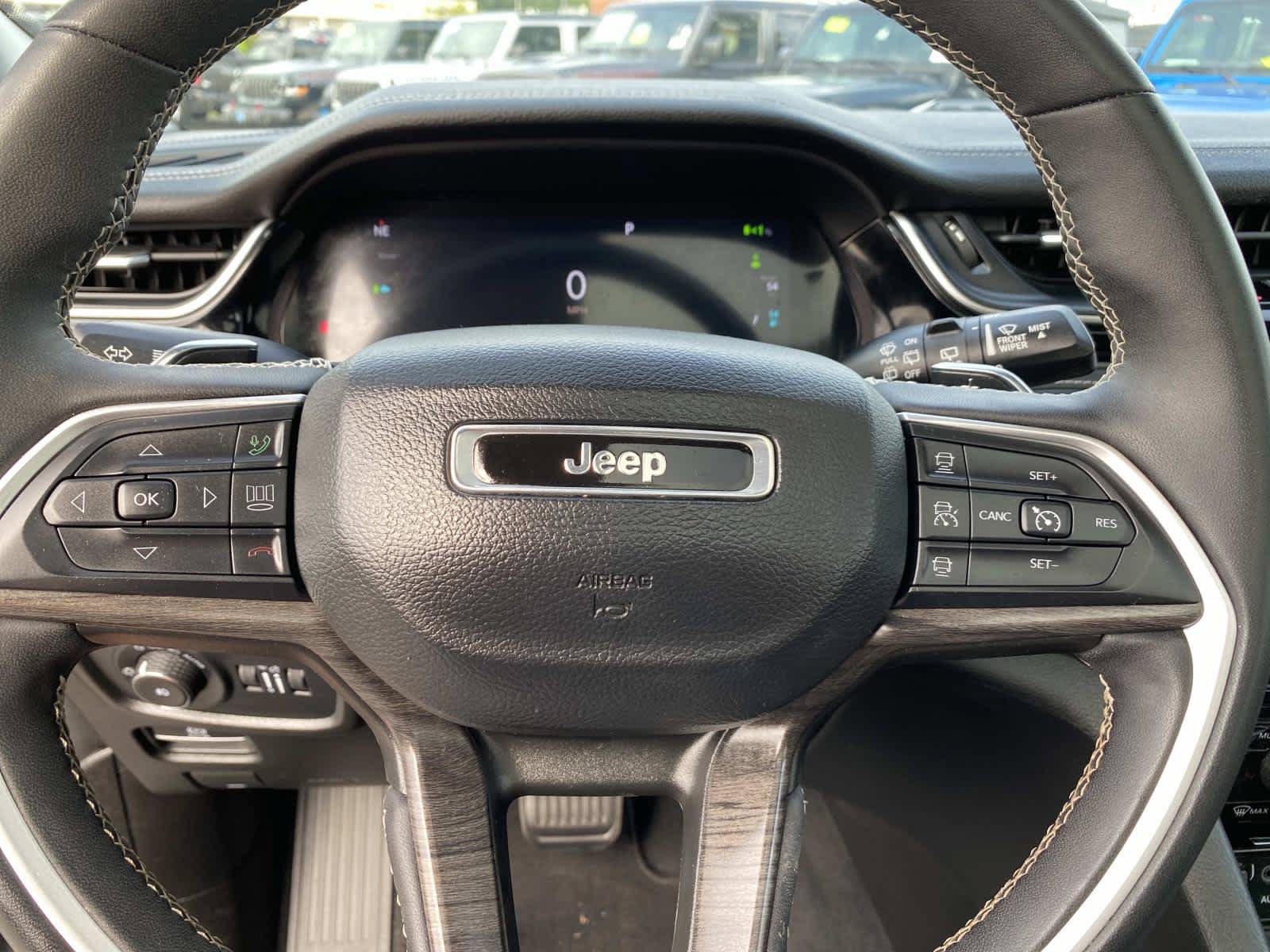 Used 2023 Jeep Grand Cherokee 30th Anniversary AWD/4WD image 20