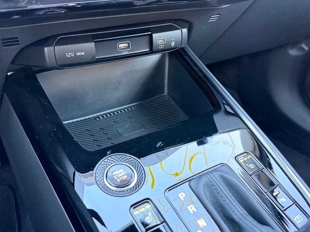 Used 2023 Kia Niro EX image 21