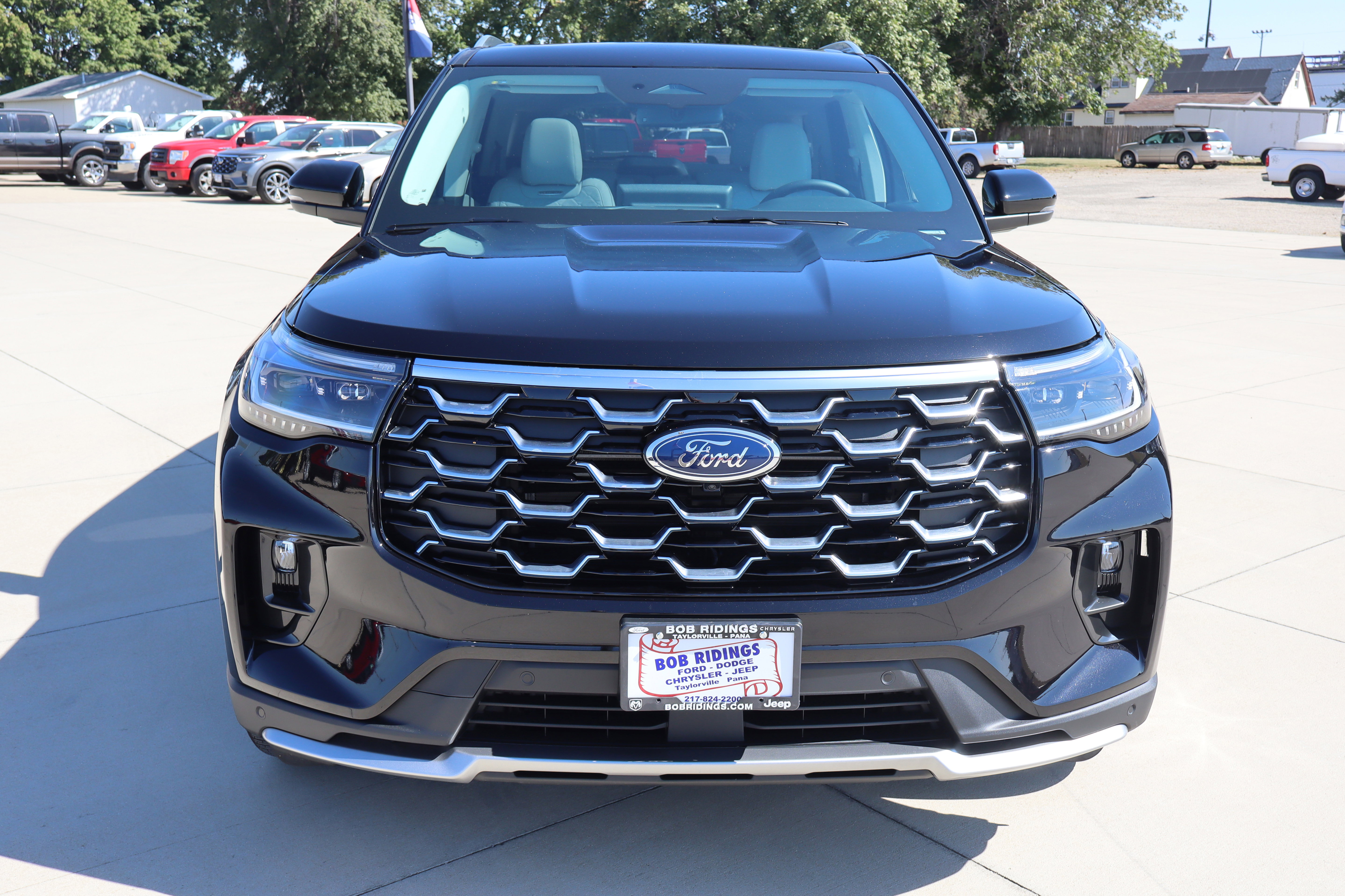 New 2025 Ford Explorer Platinum image 2