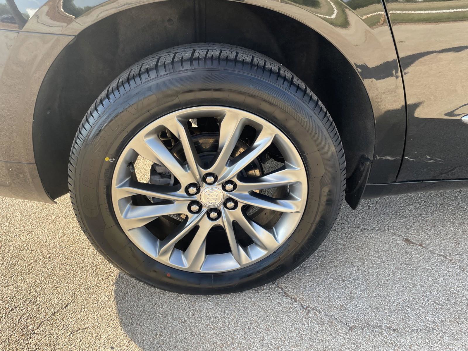 Used 2022 Buick Enclave Avenir w/ Avenir Technology Package image 40