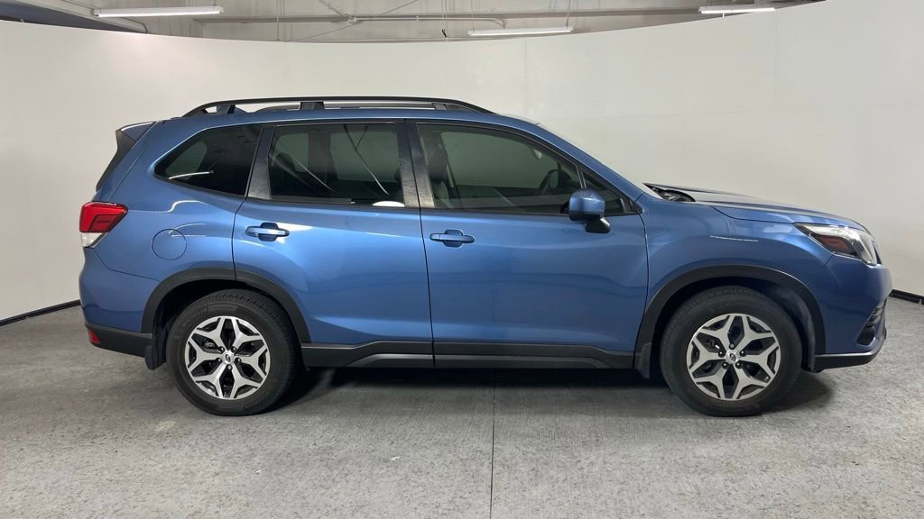 Used 2023 Subaru Forester Premium AWD/4WD image 8