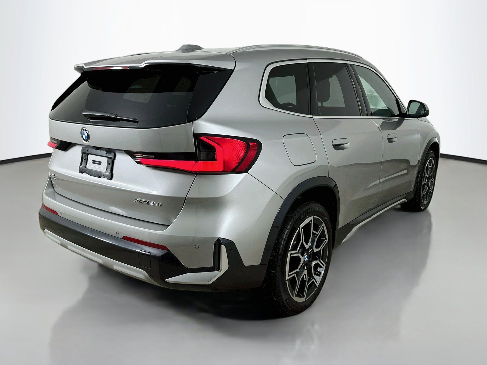 Used 2026 BMW X1 xDrive28i w/ Technology Package AWD/4WD image 5