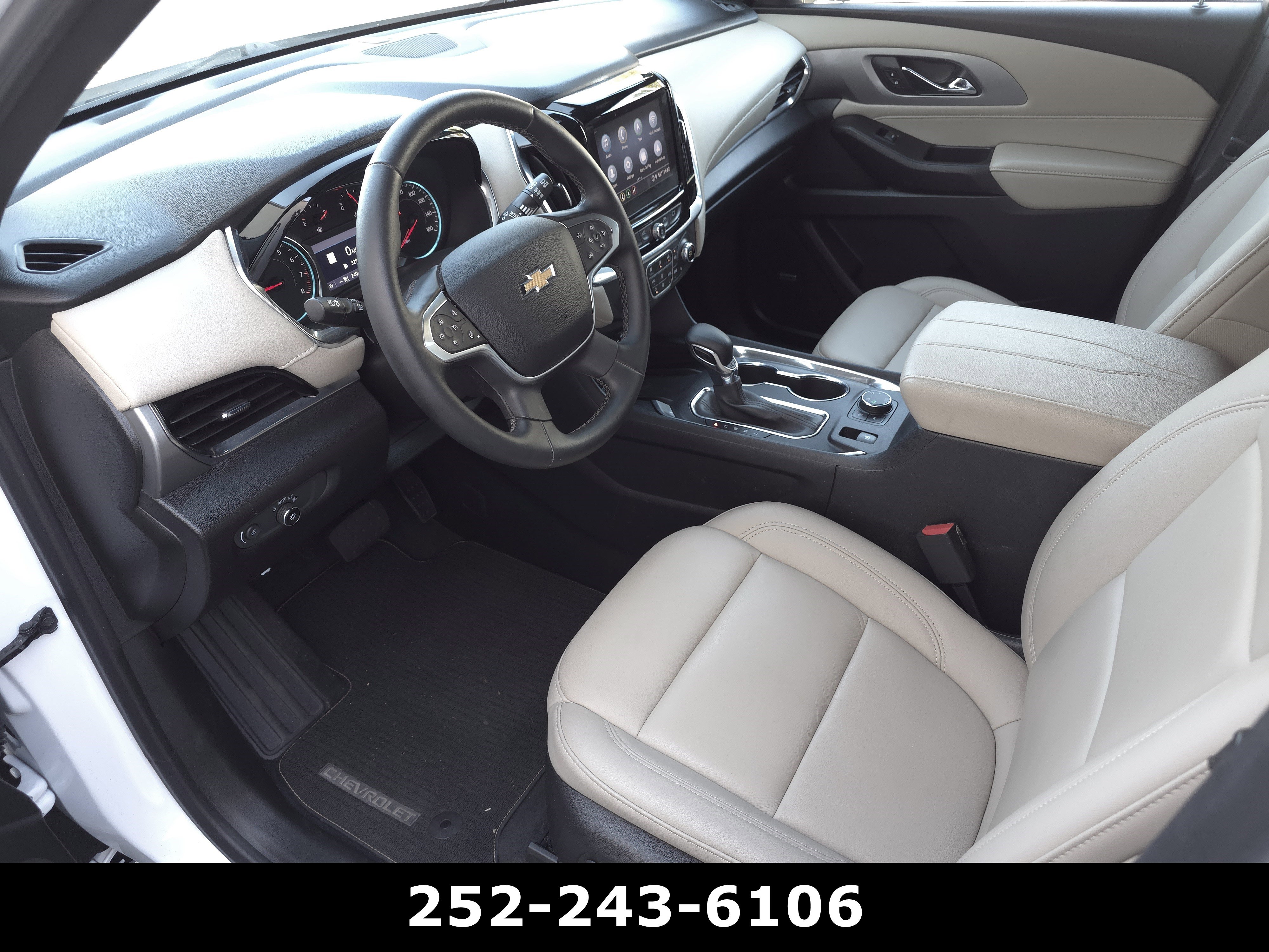 Used 2023 Chevrolet Traverse LT w/ LT Premium Package image 9