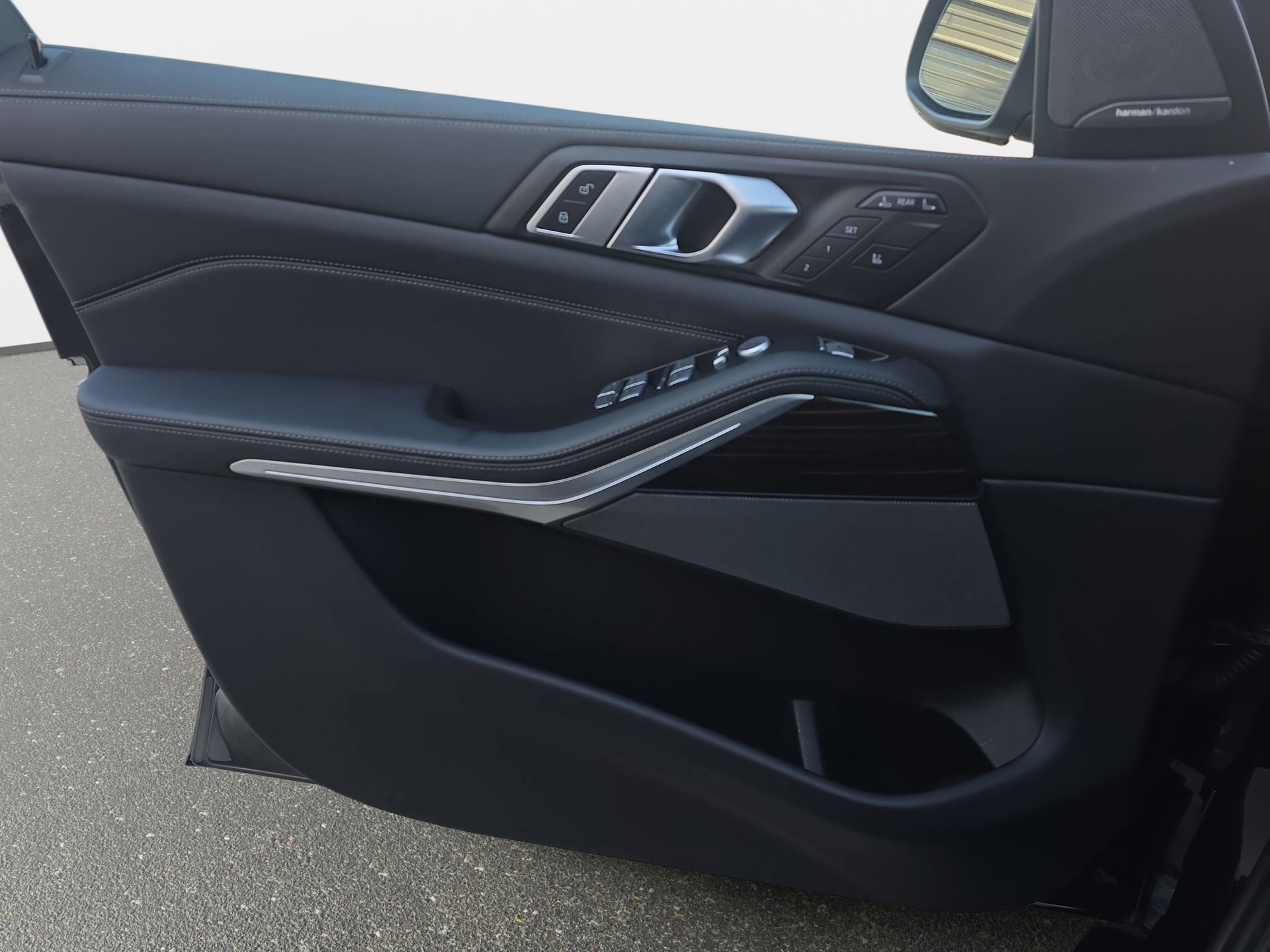 Used 2025 BMW X7 xDrive40i image 26