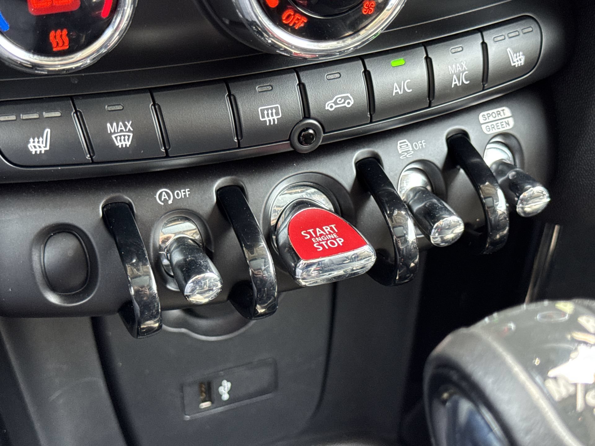 Used 2019 MINI Cooper S w/ Premium Package FWD image 30