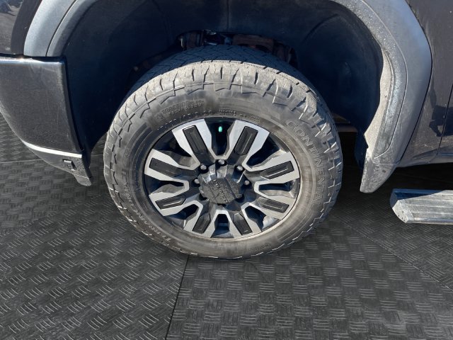 Used 2022 GMC Sierra 2500 Denali w/ Denali Black Diamond Edition AWD/4WD image 14
