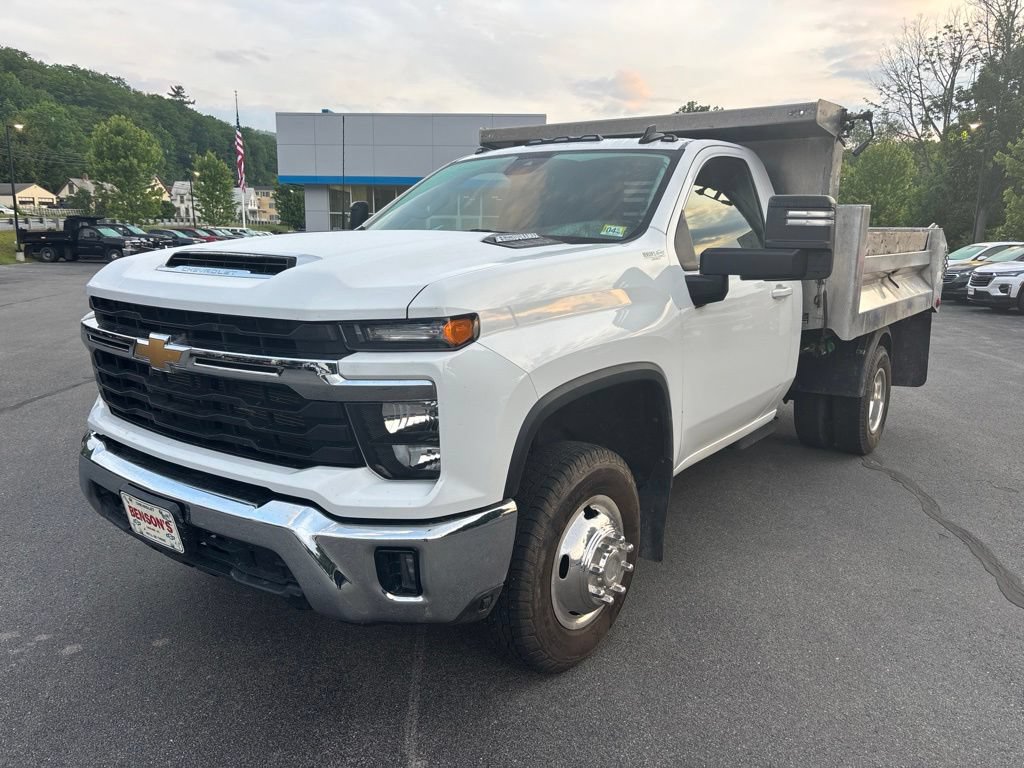 Used 2024 Chevrolet Silverado 3500 LT w/ Convenience Package AWD/4WD image 1