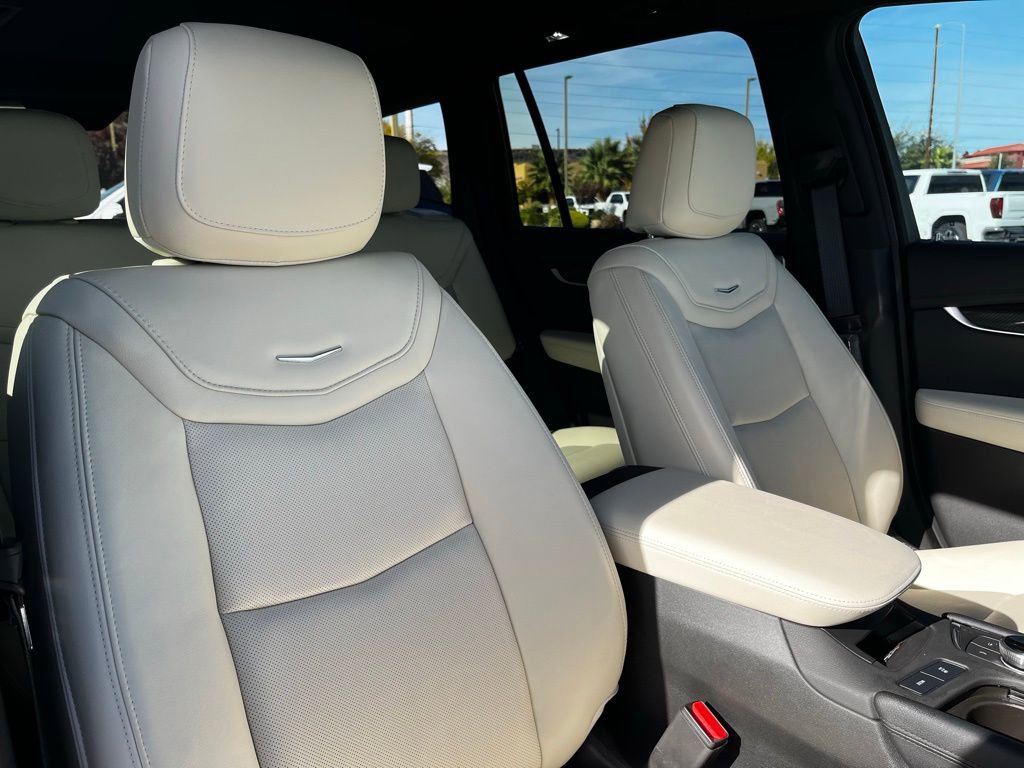 Used 2024 Cadillac XT6 Sport w/ Technology Package image 31