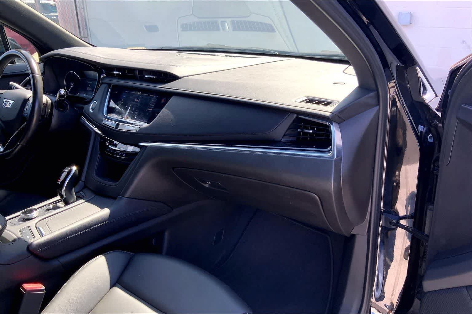 Used 2023 Cadillac XT6 Luxury FWD image 23