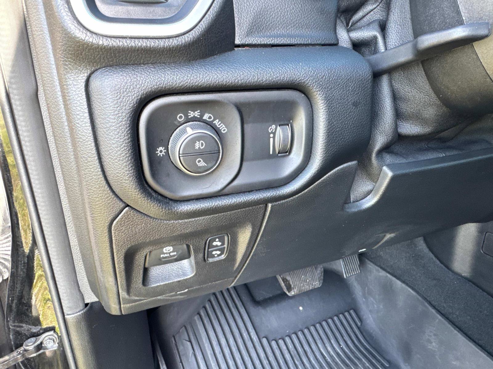 Used 2021 RAM 1500 Big Horn image 32