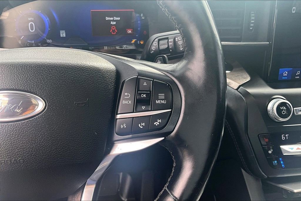 Used 2020 Ford Explorer Platinum w/ Premium Technology Package image 19