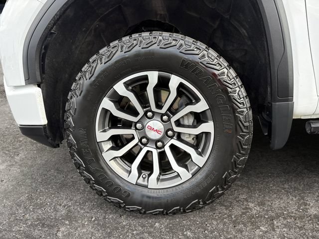 Used 2023 GMC Sierra 1500 AT4 w/ Technology Package AWD/4WD image 14