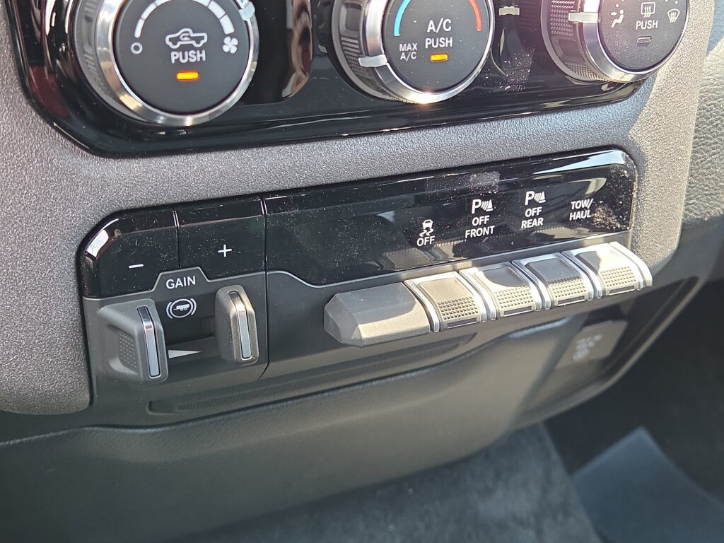 New 2026 RAM 1500 Warlock AWD/4WD image 15