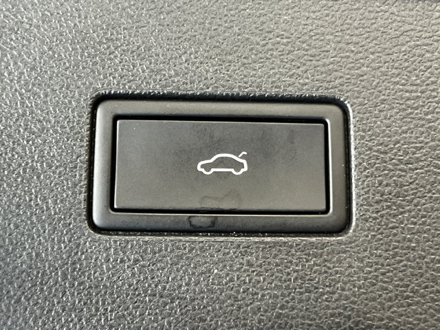 Certified 2025 Volkswagen Atlas SE AWD/4WD image 6