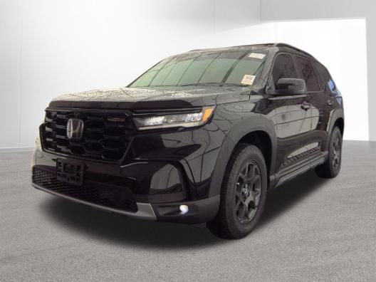 Used 2023 Honda Pilot TrailSport image 2
