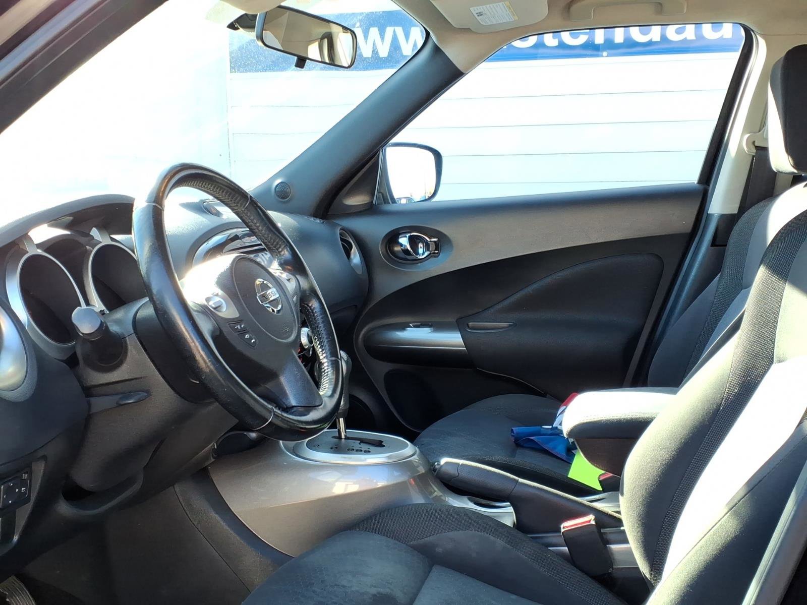 Used 2015 Nissan Juke SV FWD image 7