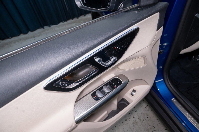 Certified 2026 Mercedes-Benz GLC 300 image 11