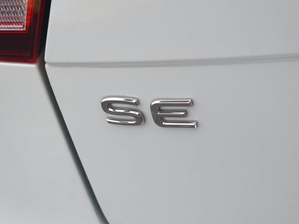 Certified 2023 Volkswagen Tiguan SE R-Line FWD image 10