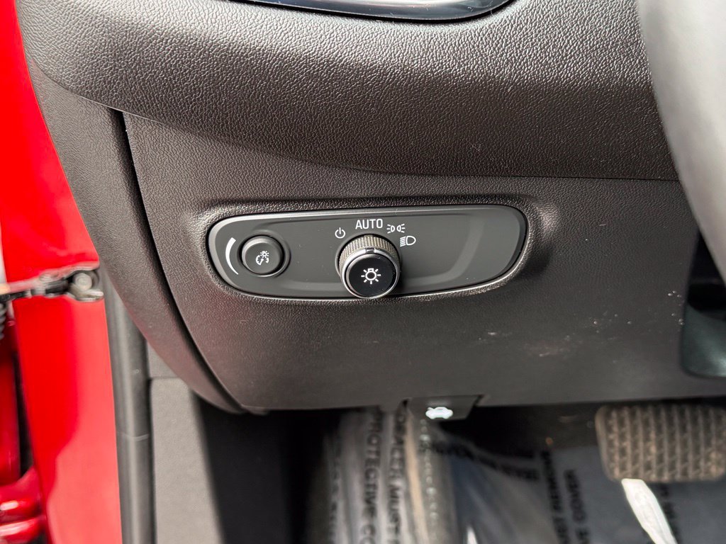 Used 2023 Chevrolet Equinox LT FWD image 24