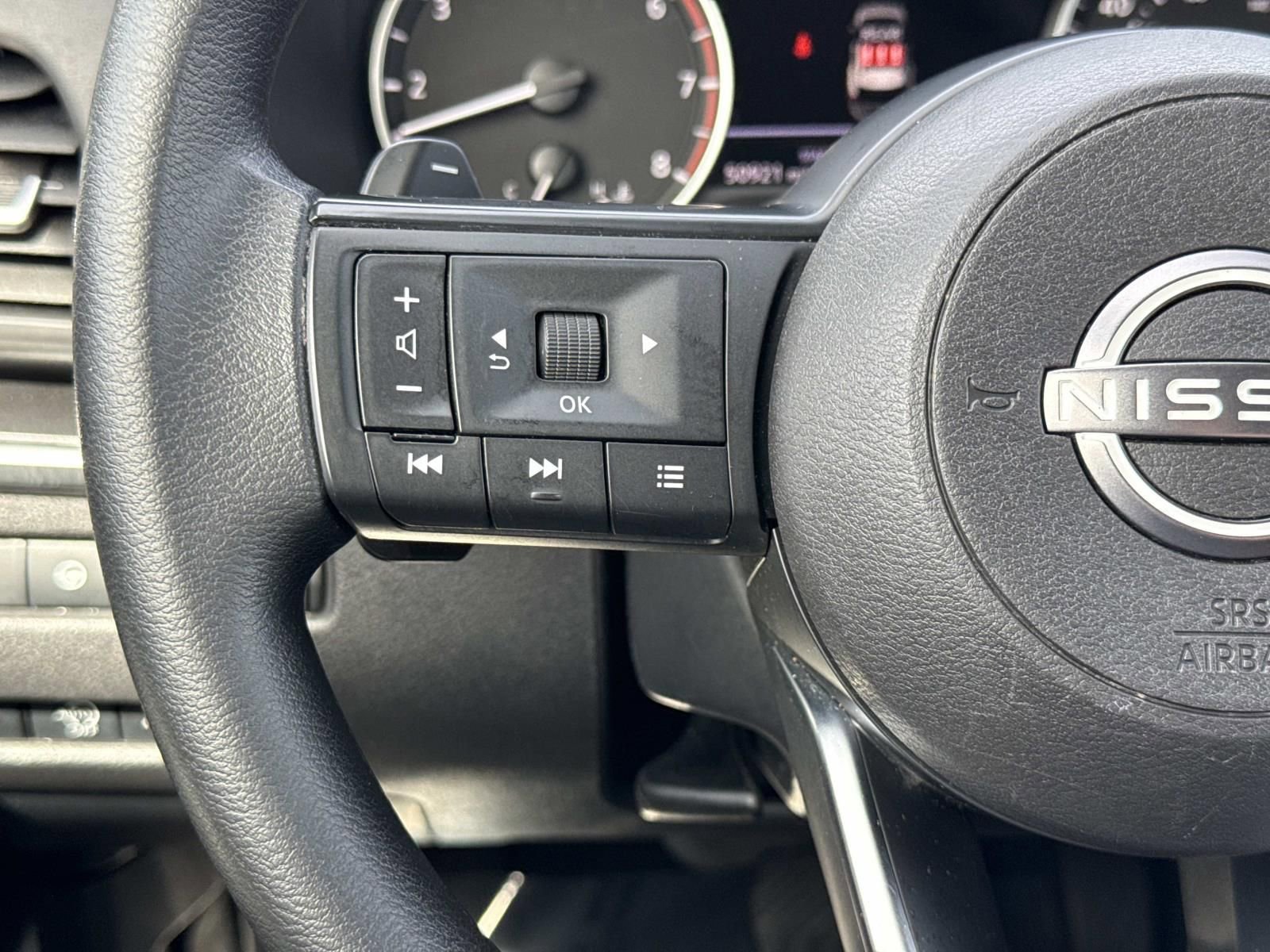 Used 2024 Nissan Rogue SV image 14