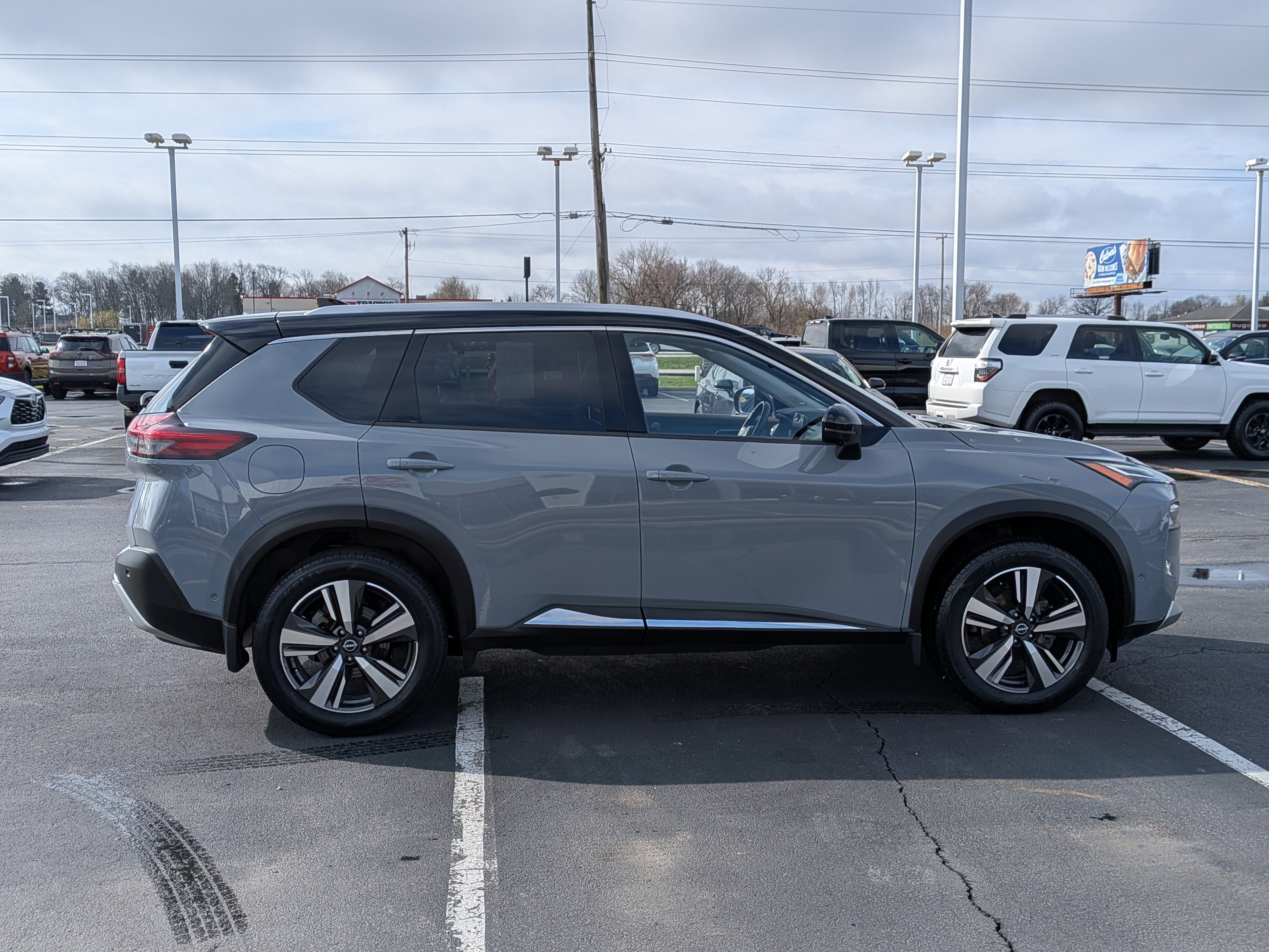 Used 2022 Nissan Rogue Platinum w/ Head-Up Display Package AWD/4WD image 9