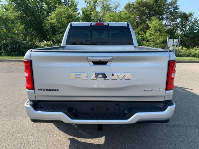 New 2027 RAM 1500 4x4 Crew Cab image 3