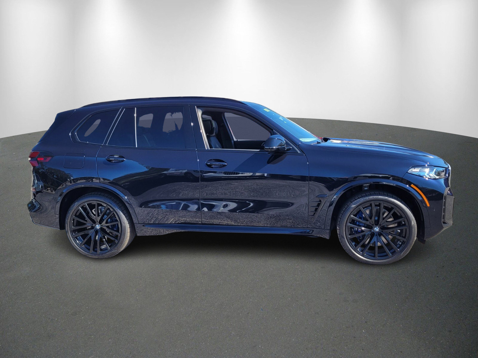New 2026 BMW X5 M60i image 8