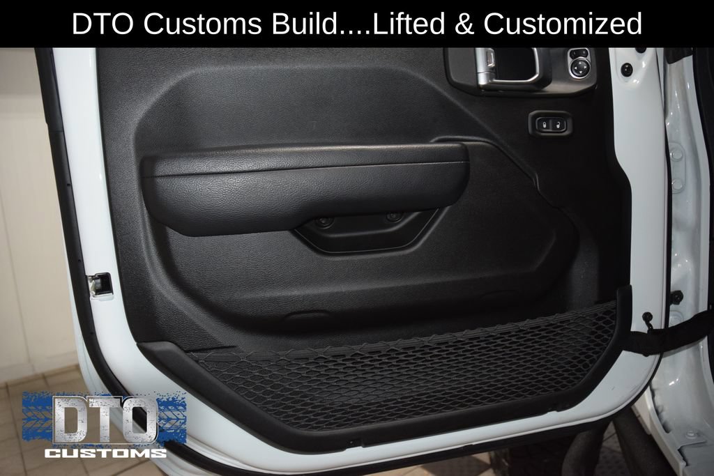Used 2025 Jeep Wrangler Unlimited Rubicon AWD/4WD image 42