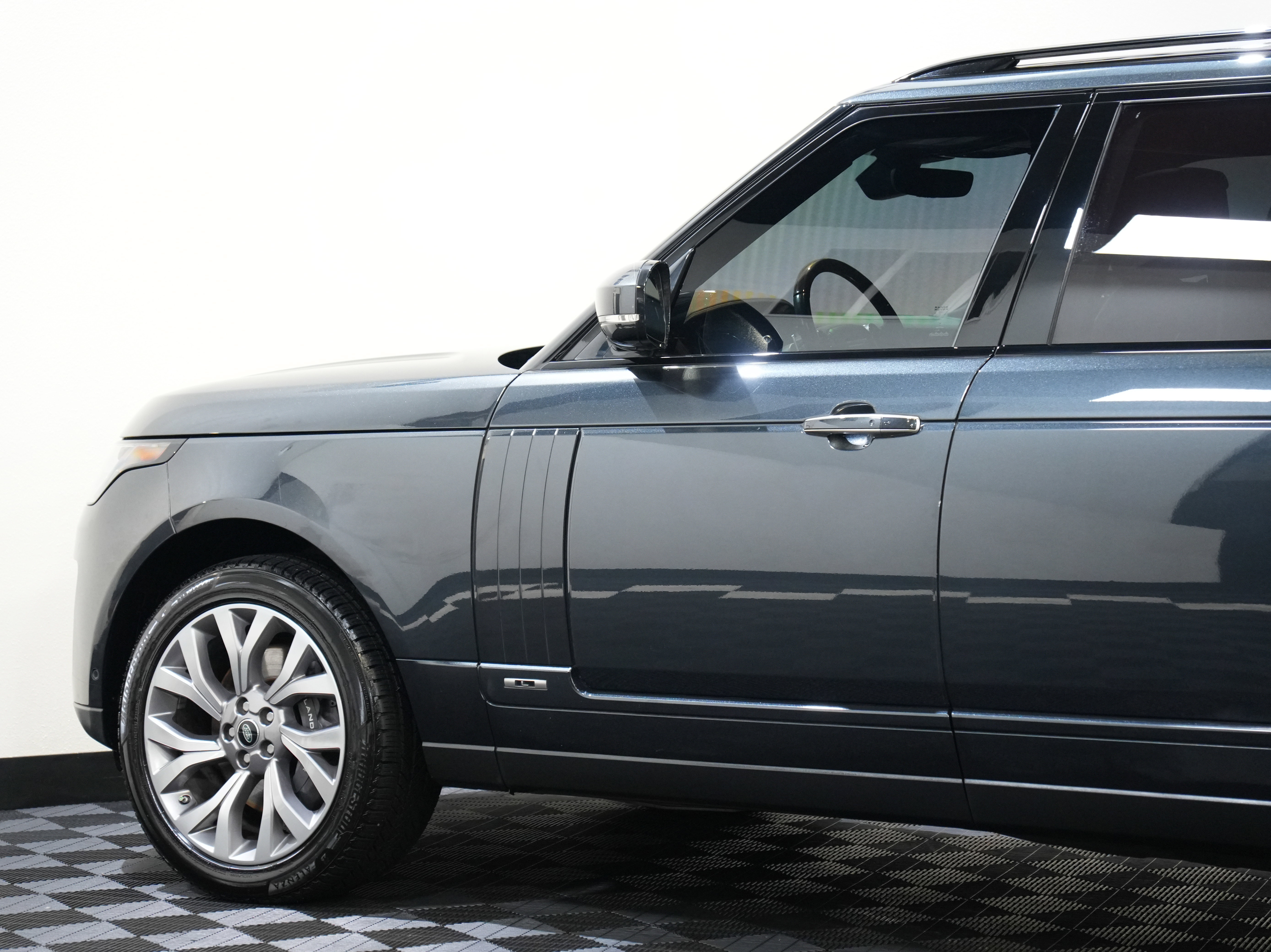 Used 2018 Land Rover Range Rover Long Wheelbase Autobiography image 17