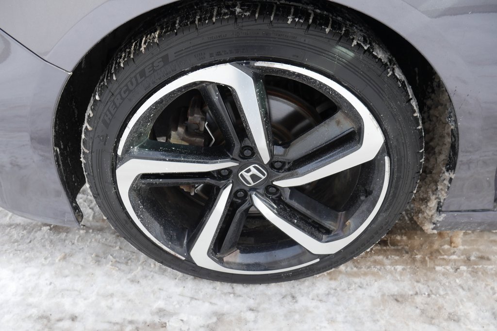 Used 2018 Honda Accord Sport image 32