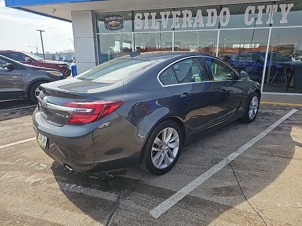 Used 2017 Buick Regal Premium w/ Driver Confidence Package #1 image 2
