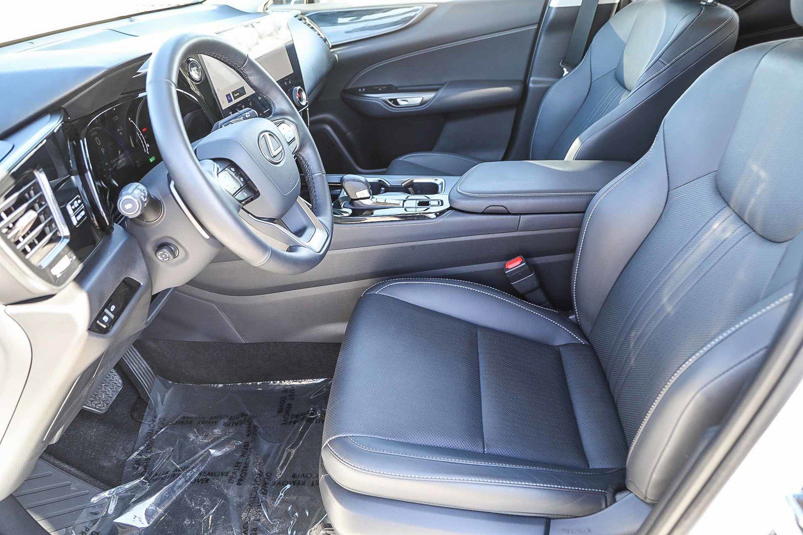 Used 2025 Lexus NX 350h AWD w/ Premium Package image 17