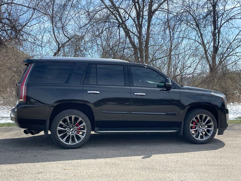 Certified 2020 Cadillac Escalade Luxury w/ Escalade Sport Edition image 2