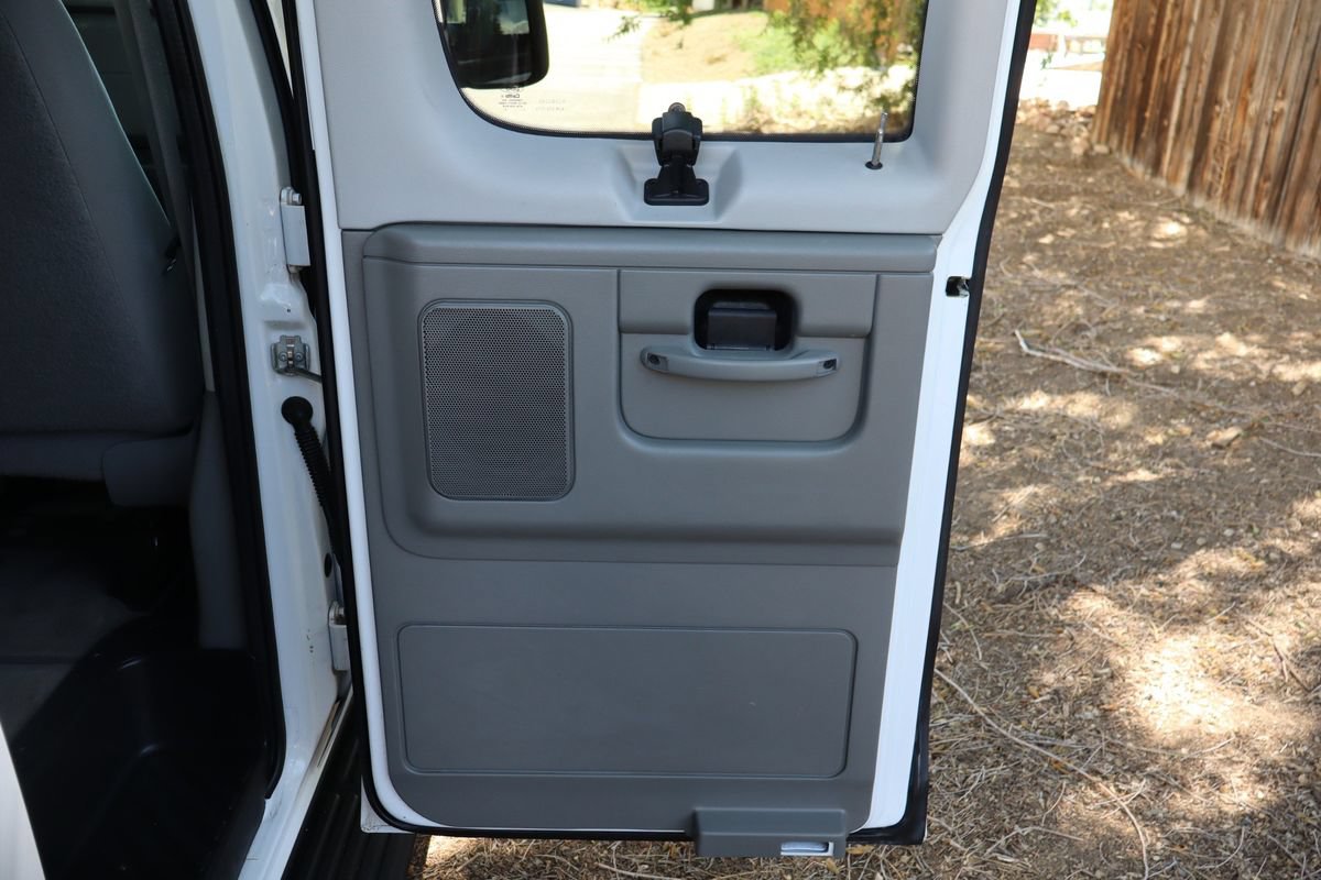 Used 2012 Ford E-350 and Econoline 350 XLT RWD image 24