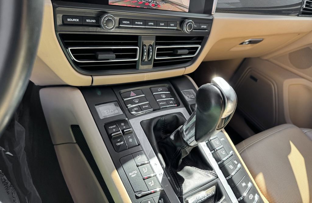 Used 2020 Porsche Macan GTS image 25