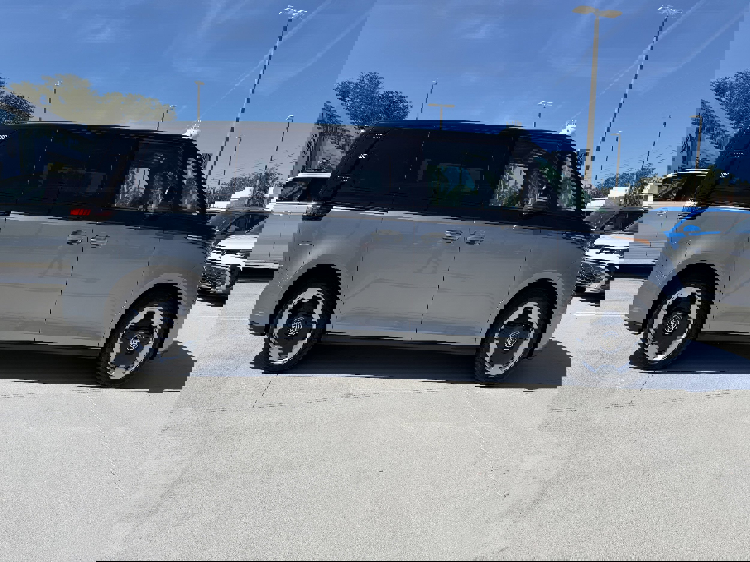 New 2025 Volkswagen ID. Buzz Pro S image 2