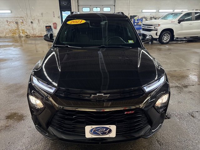Used 2021 Chevrolet TrailBlazer RS w/ Sun and Liftgate Package image 2
