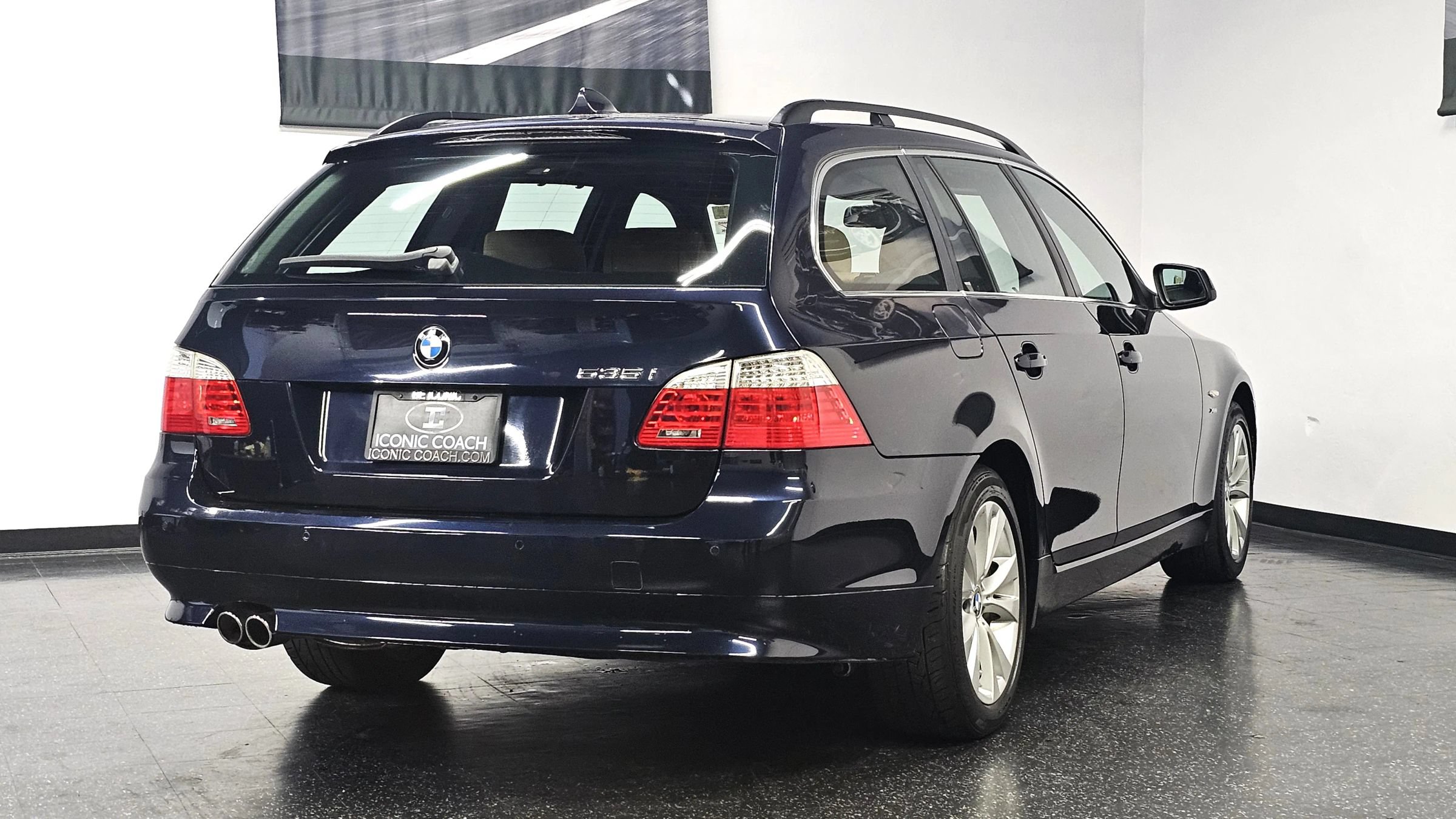 Used 2010 BMW 535i xDrive Wagon AWD/4WD image 22