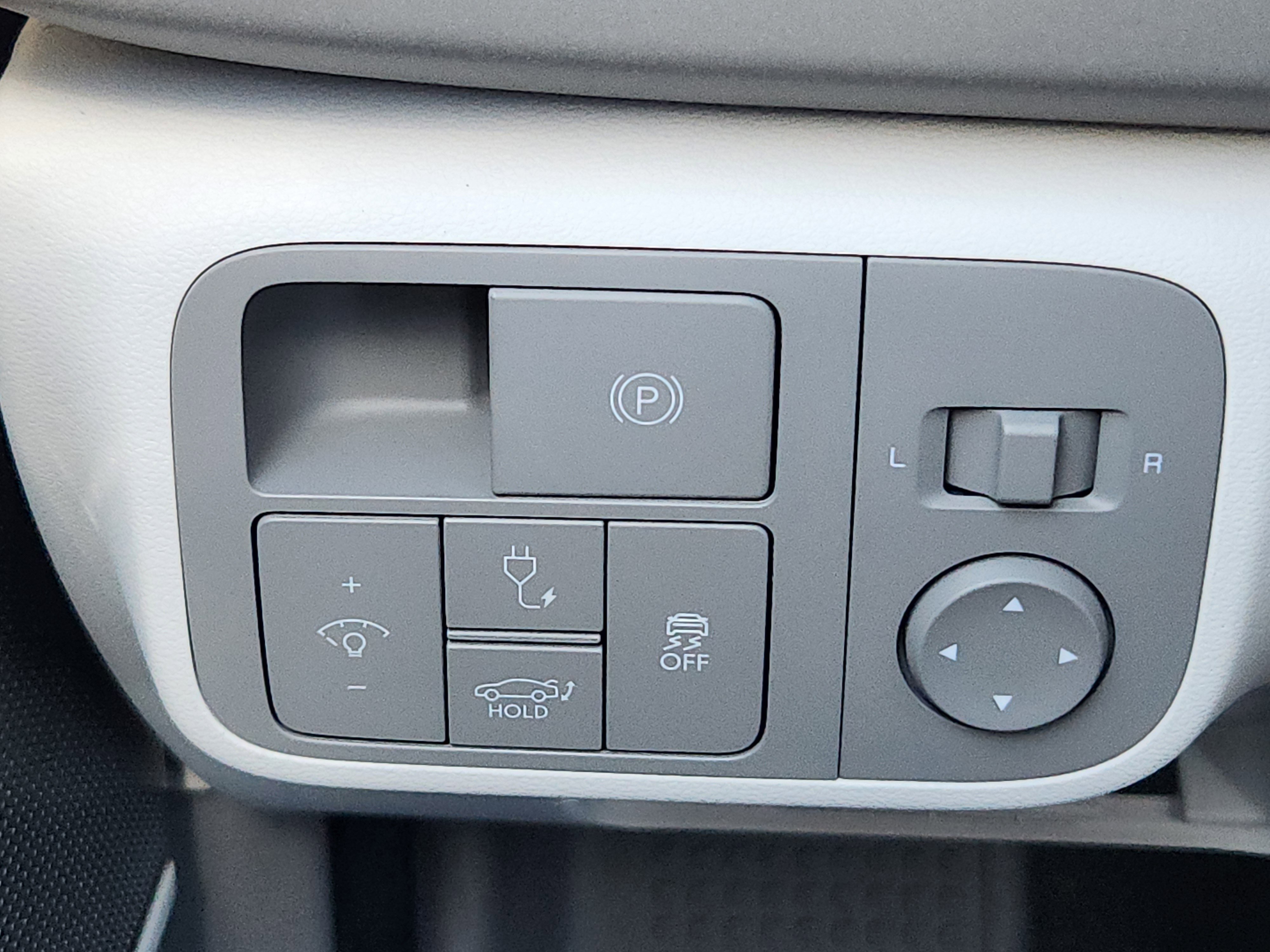 New 2025 Hyundai Ioniq 6 SEL image 30