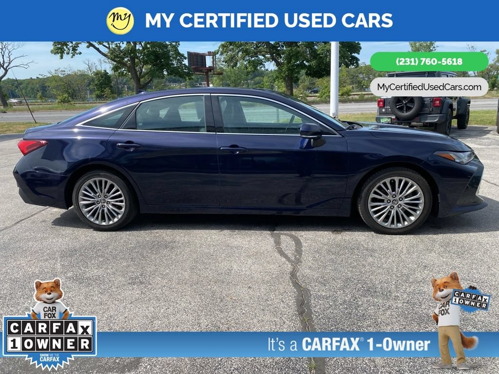 Used 2022 Toyota Avalon Limited FWD image 4