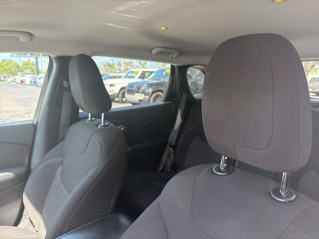 Used 2020 Jeep Cherokee Latitude image 10