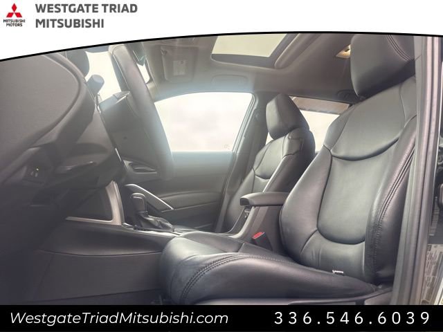 Used 2024 Toyota Corolla Cross LE w/ Moonroof Package FWD image 8