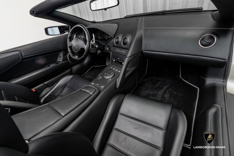 Used 2006 Lamborghini Murcielago Roadster image 54