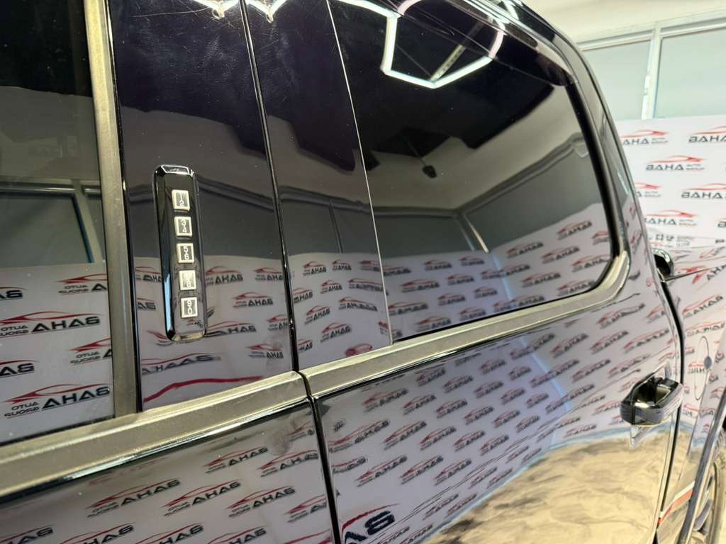 Used 2018 Ford F150 Lariat AWD/4WD image 7