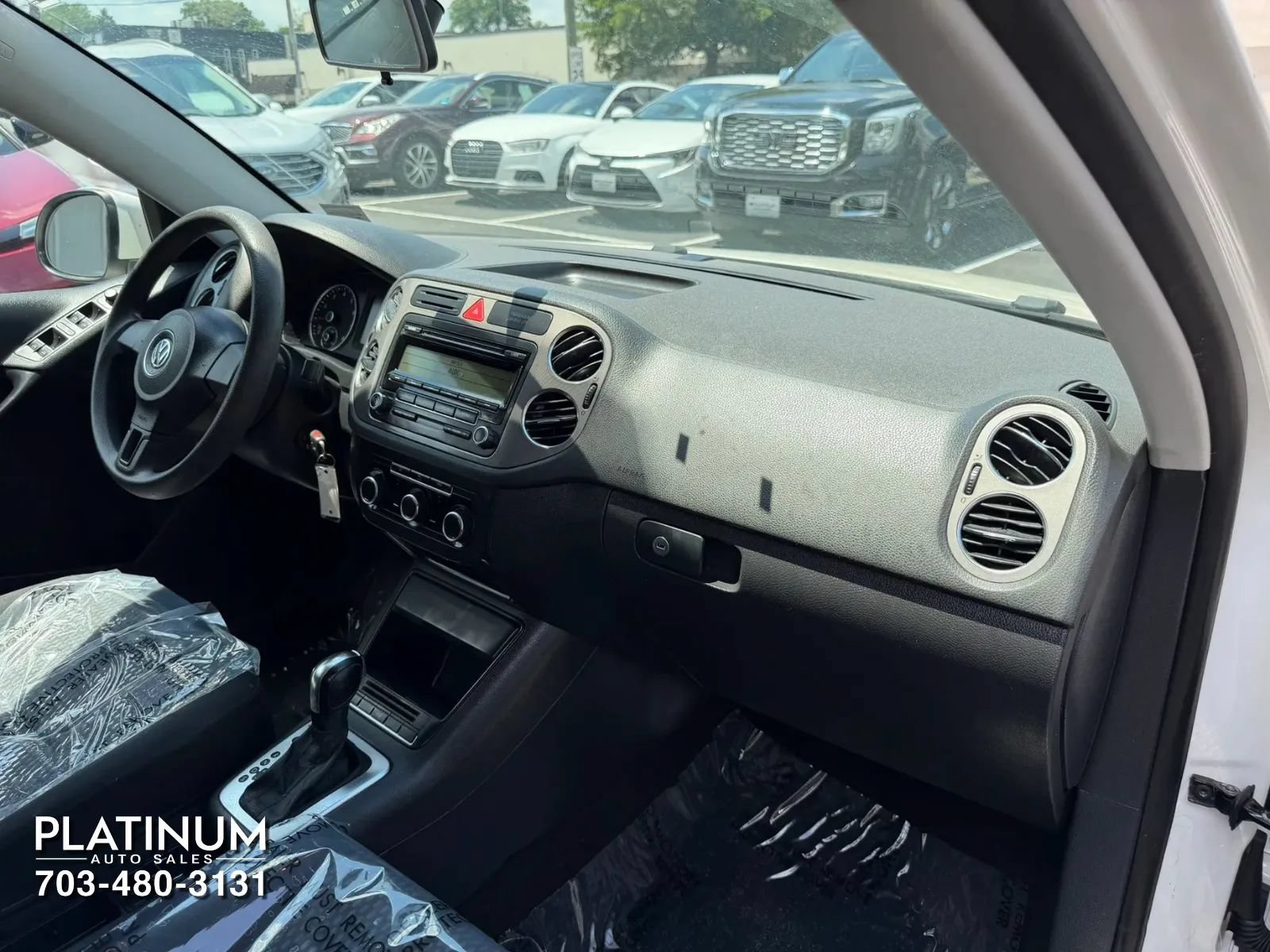 Used 2011 Volkswagen Tiguan S AWD/4WD image 11