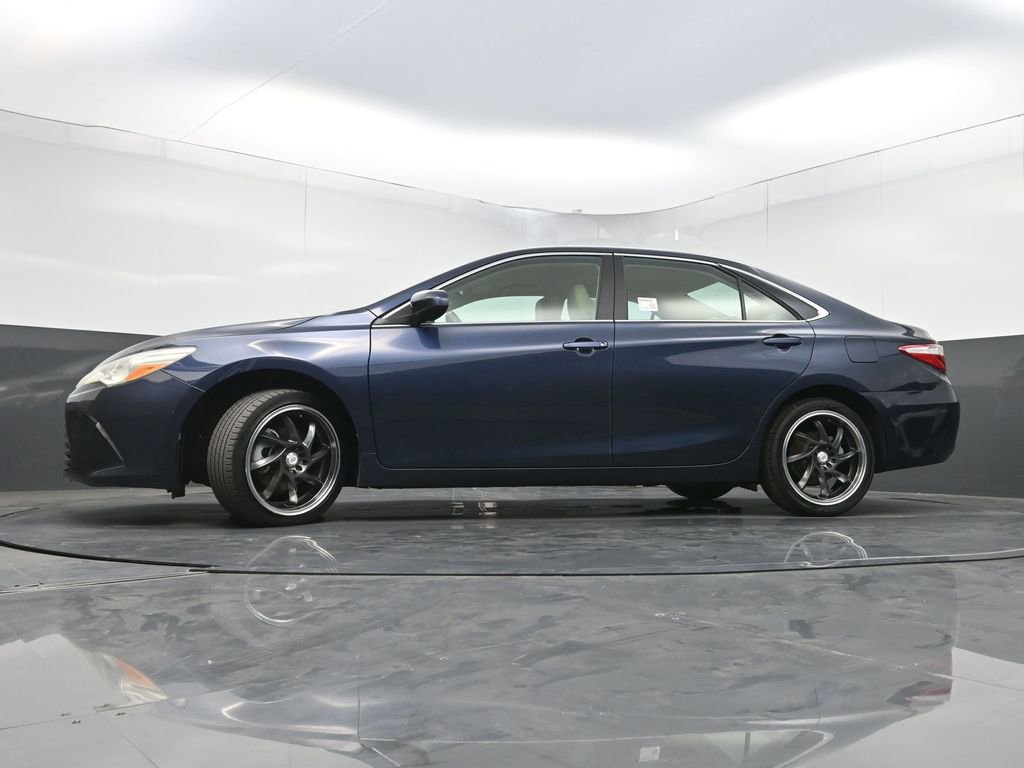 Used 2016 Toyota Camry LE image 22