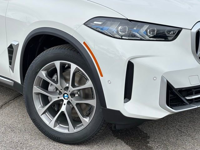 New 2026 BMW X5 xDrive40i w/ Premium Package AWD/4WD image 2